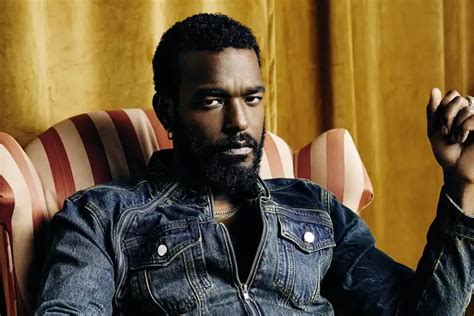 Luke James (singer) .
